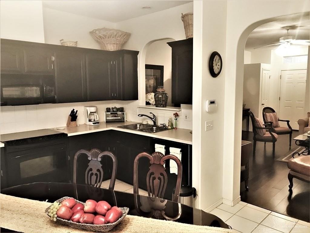 2716 N 41st St - Photo 4 of 35