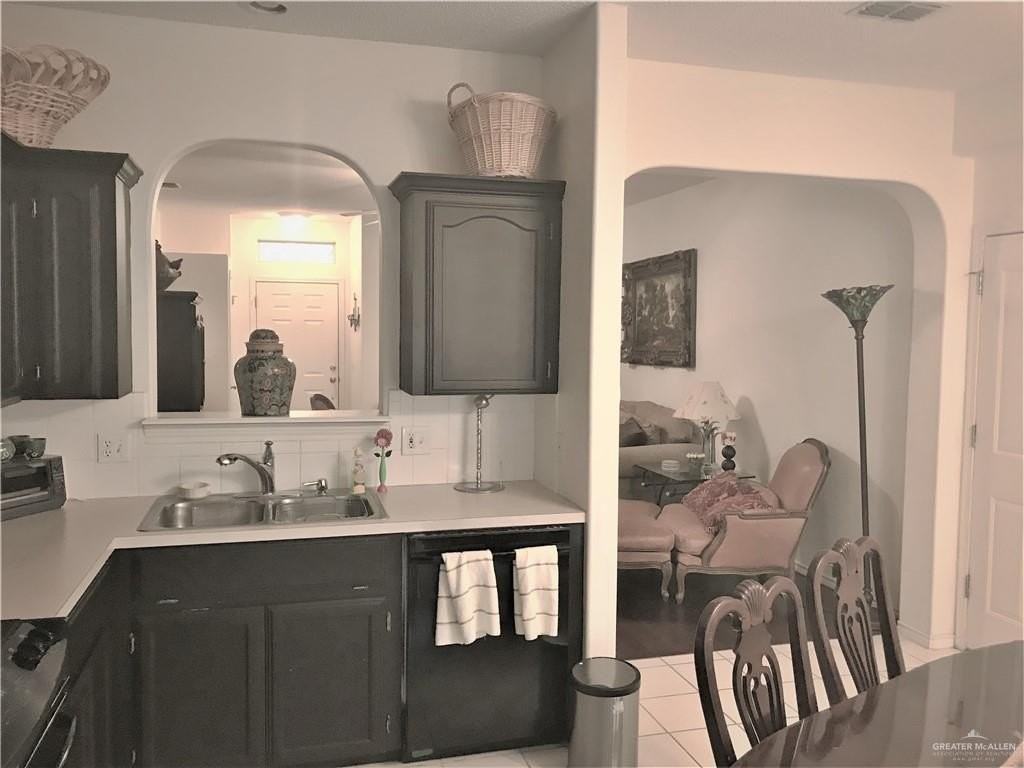 2716 N 41st St - Photo 5 of 35