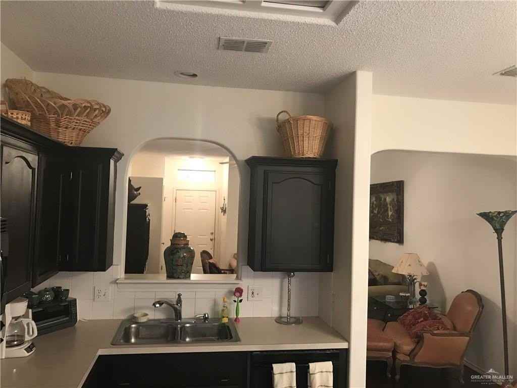 2716 N 41st St - Photo 6 of 35