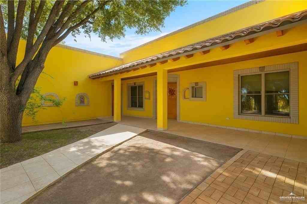 10201 N Ware Rd - Photo 3 of 41