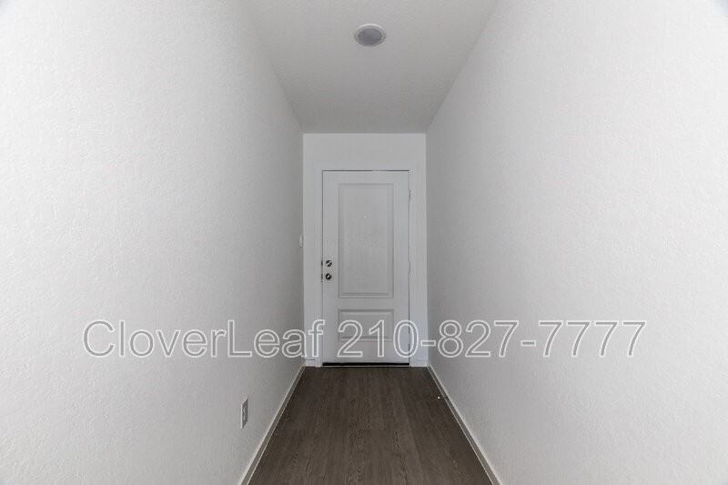 706 Wolf Crest Blvd - Photo 5 of 29