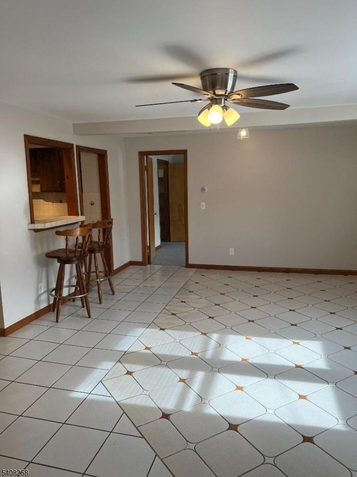 192 Market St #2 - Photo 3 of 17