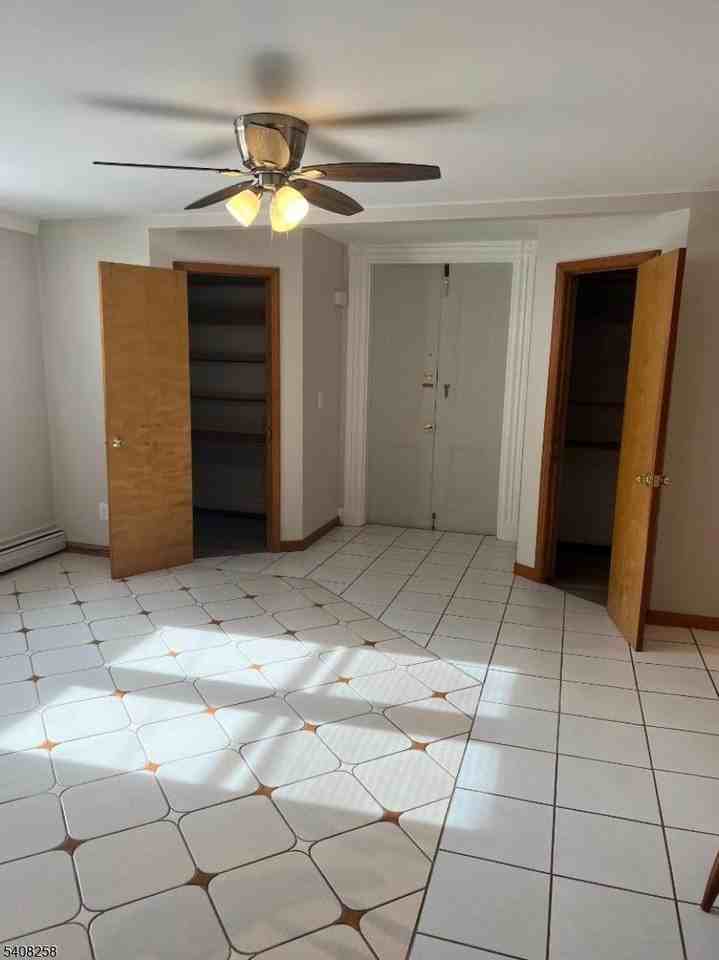 192 Market St #2 - Photo 5 of 17