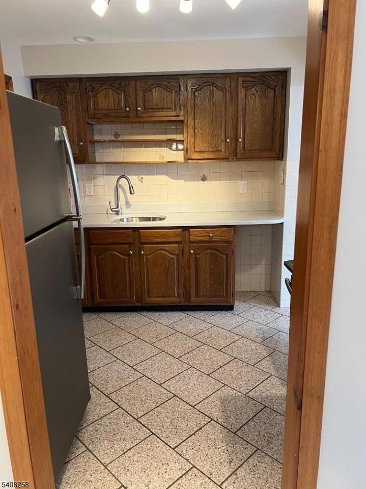 192 Market St #2 - Photo 7 of 17