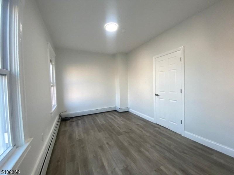223 John St - Photo 5 of 6