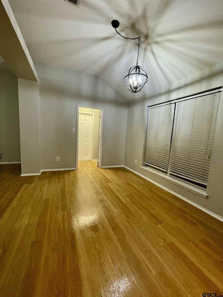 211 Ash Dr - Photo 7 of 25