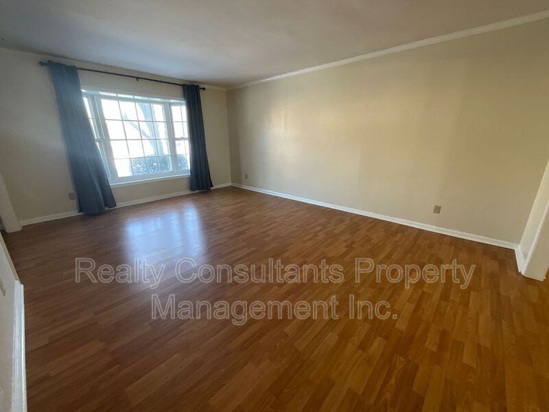 3202 - Photo 6 of 19