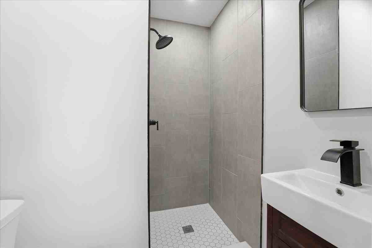 212 Seaview Ave #2 - Photo 6 of 24