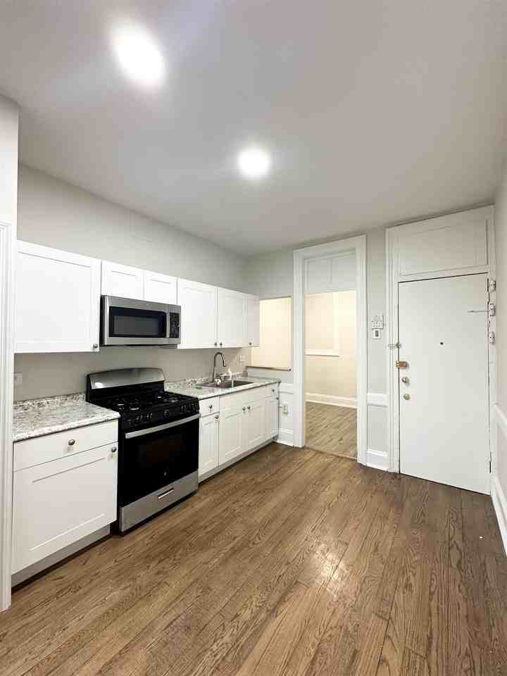 507 Jersey Ave #3 - Photo 2 of 17