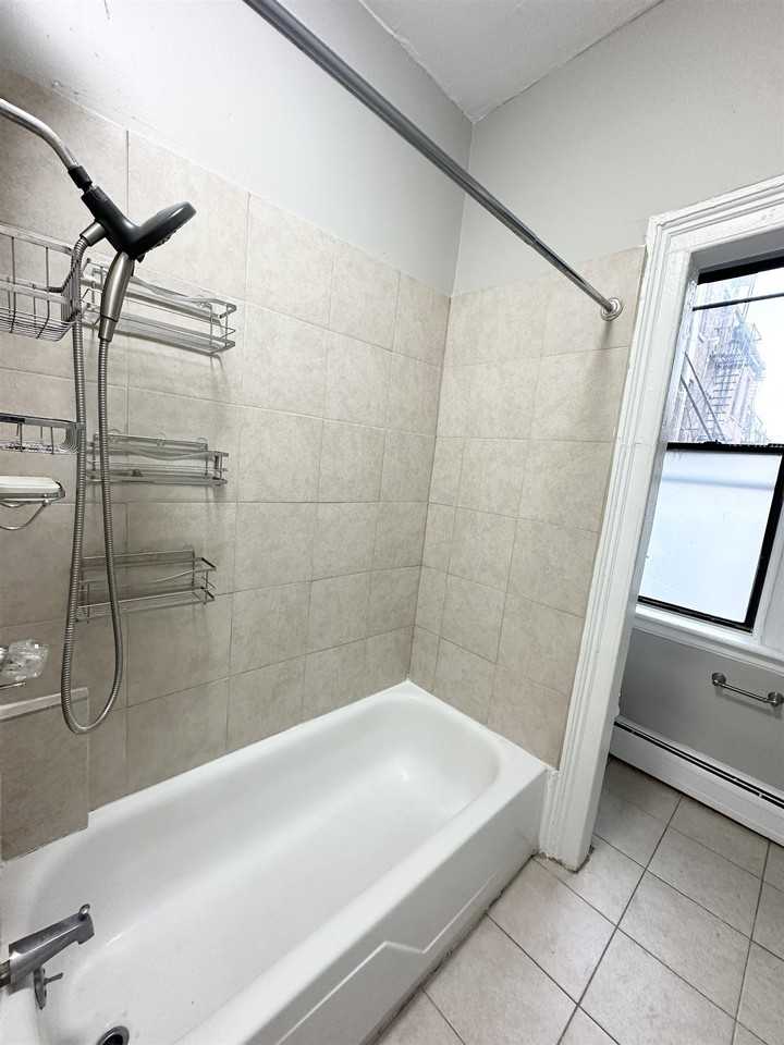 507 Jersey Ave #3 - Photo 6 of 17