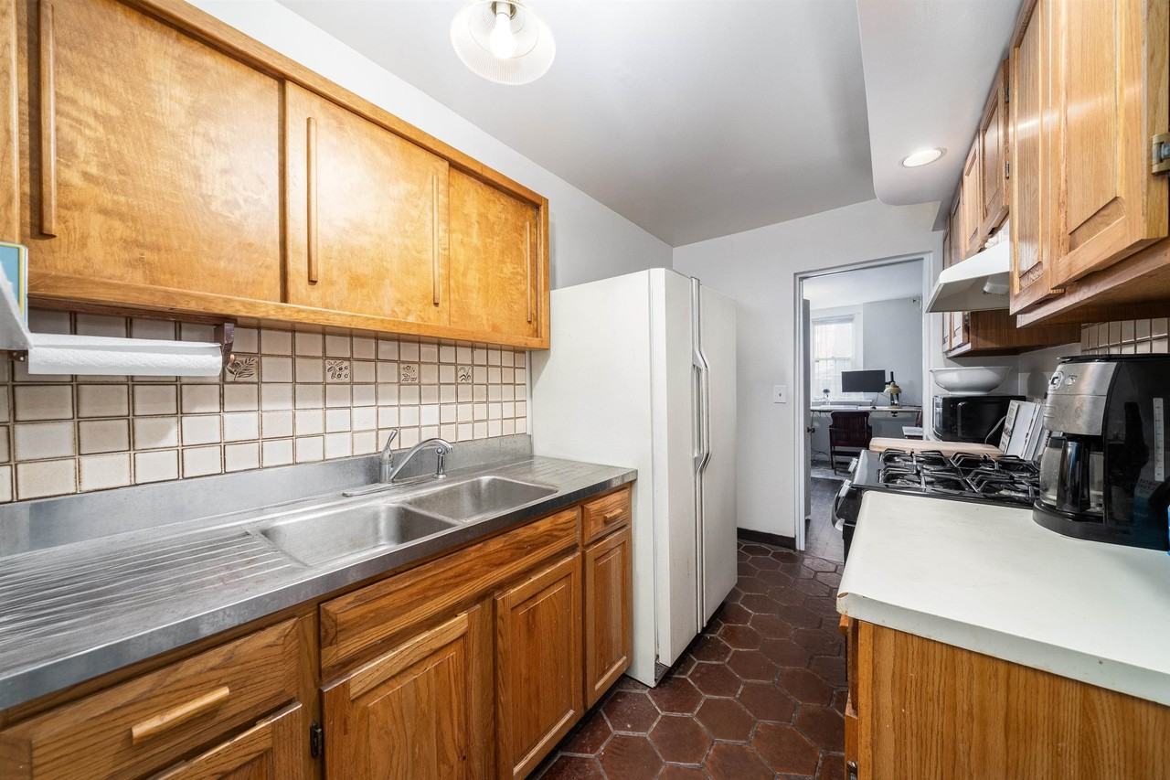 446 Jersey Ave #1 - Photo 5 of 13