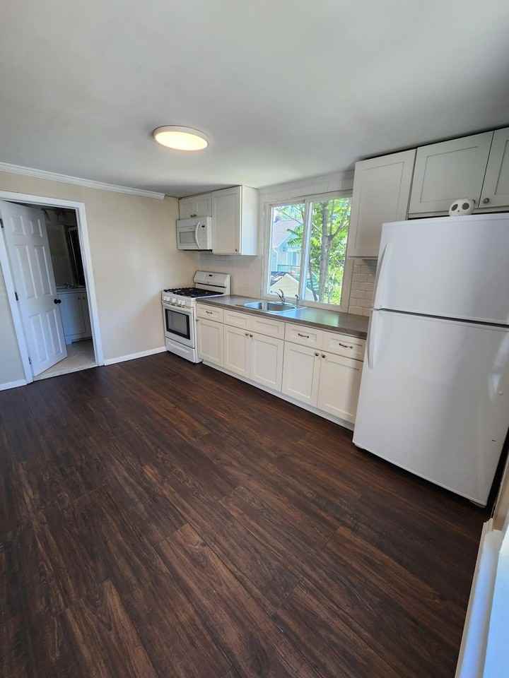 21 Avenue D #2 - Photo 4 of 7