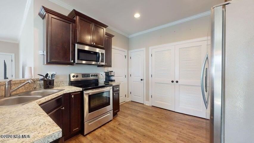 2516 Brookville Dr Unit B #B - Photo 6 of 14