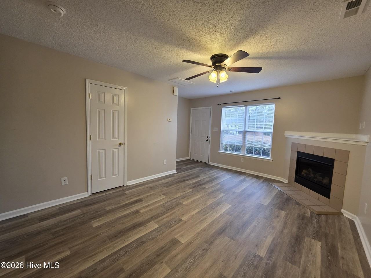 809 Timberlake Trl - Photo 3 of 10