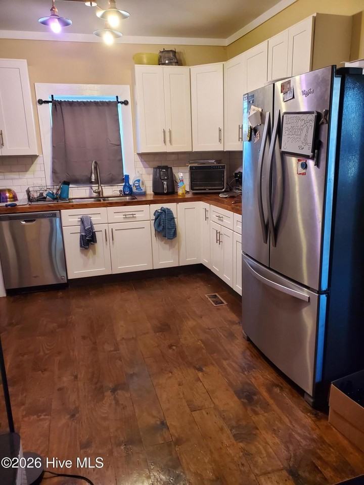 1205 Grace St - Photo 2 of 2