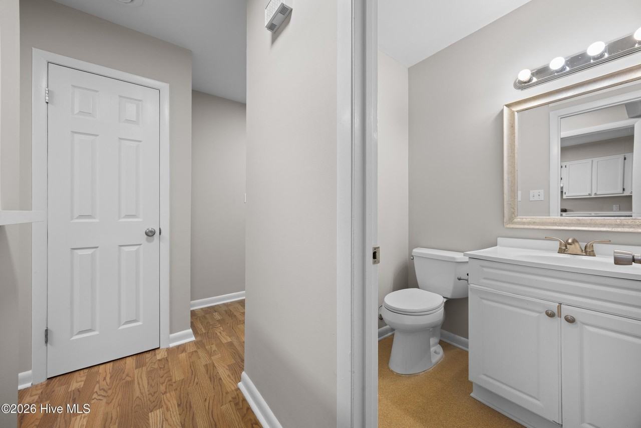 4905 Pompano Ct - Photo 7 of 31