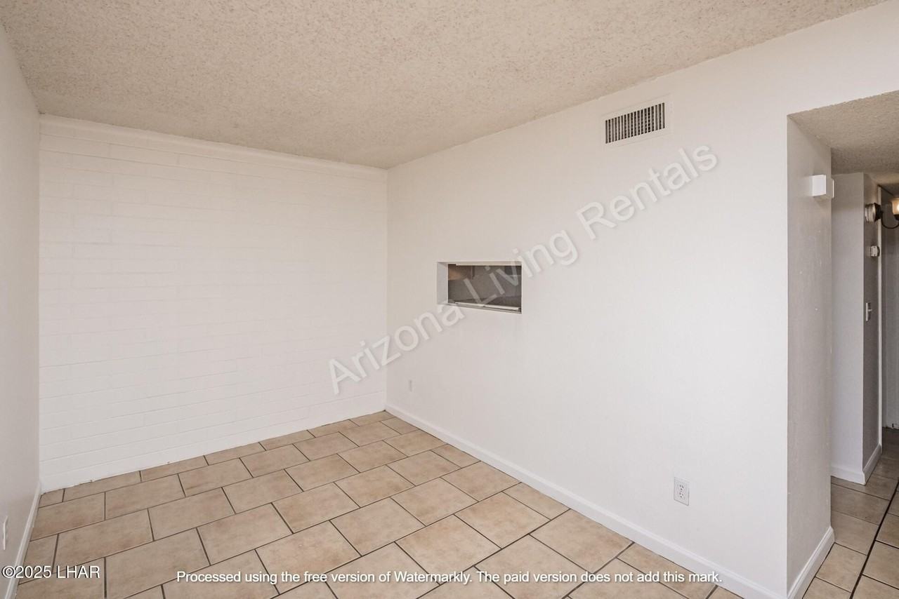 2241 Sandwood Dr Apt 2 #2 - Photo 4 of 23