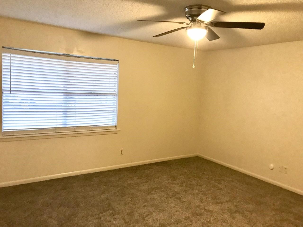 1604A Woodway Ln - Photo 2 of 10