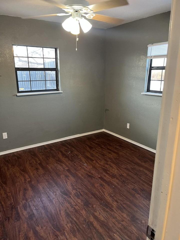 1716 E Dartmouth St Apt A #A - Photo 2 of 5