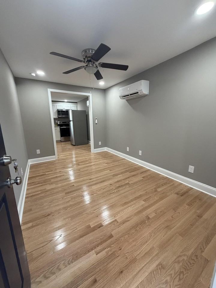 402 Gunn St #203 - Photo 4 of 14