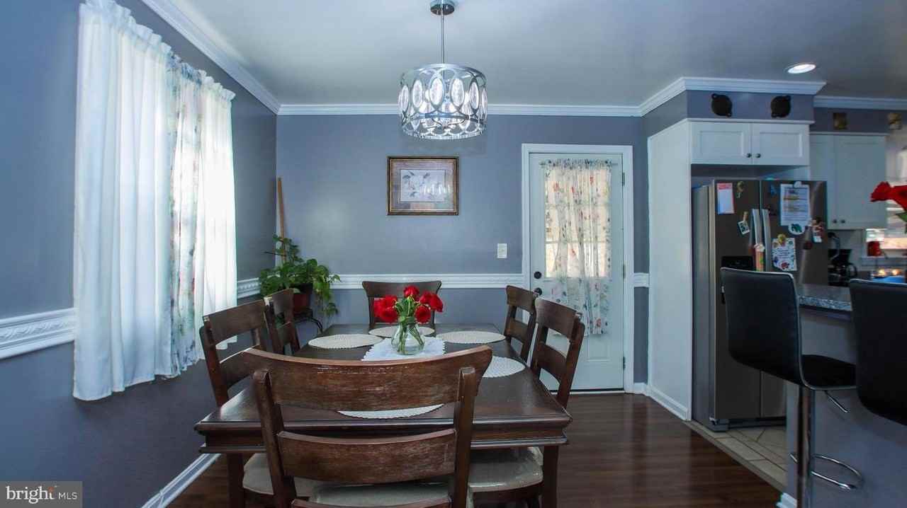 5804 Runford Dr - Photo 7 of 19