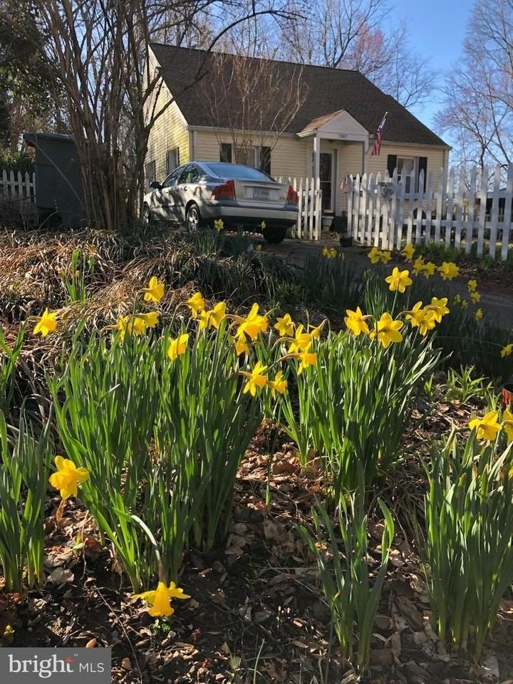 7007 Grove Rd - Photo 2 of 15