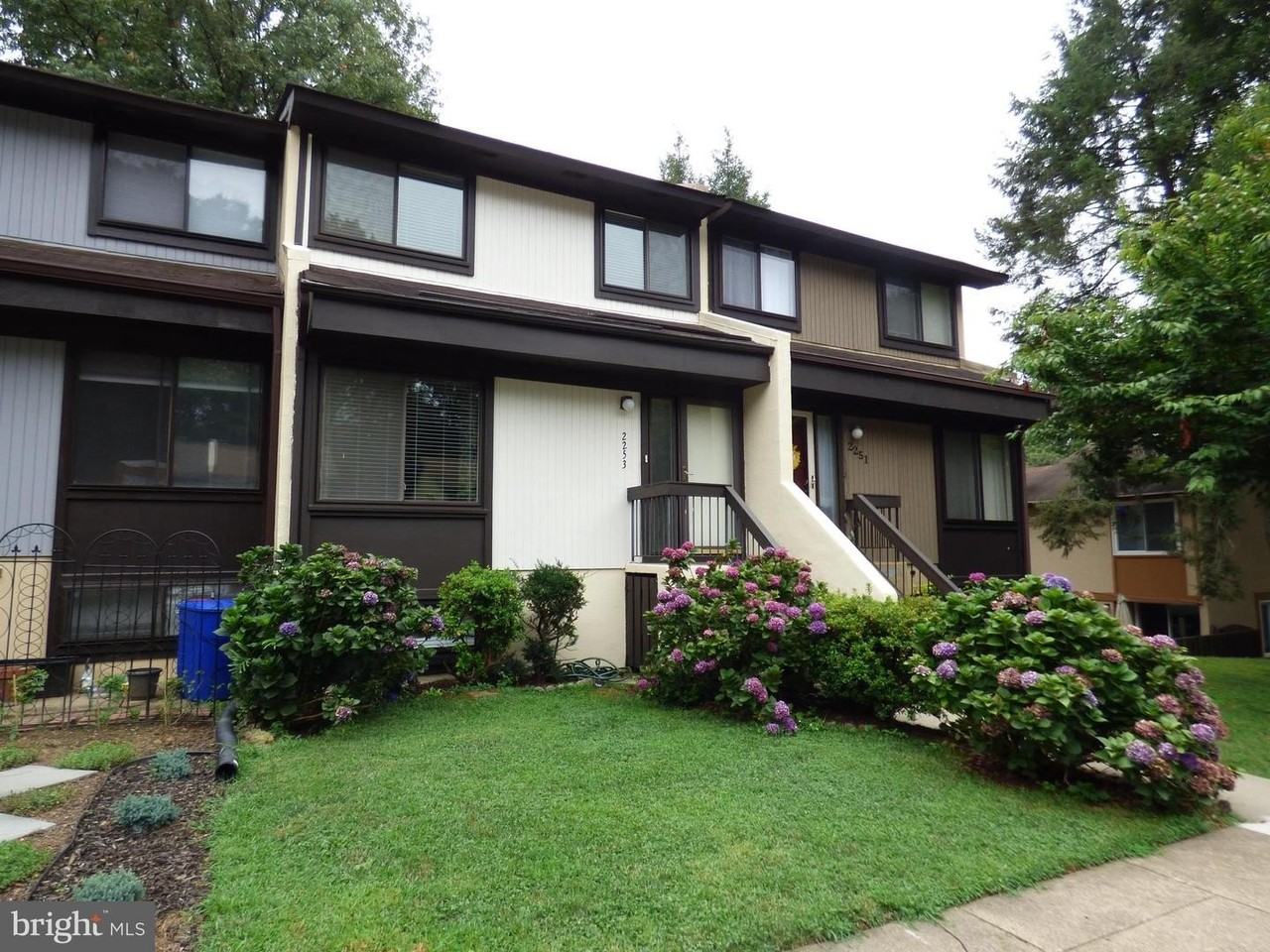 2253 Coppersmith Sq - Photo 2 of 26