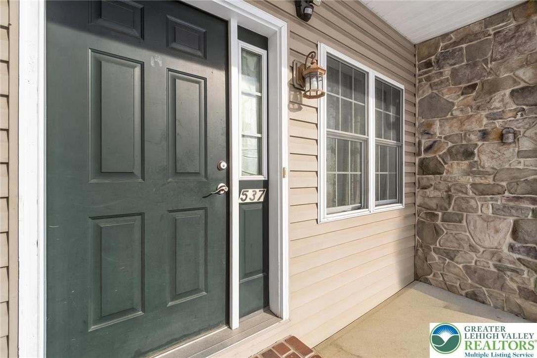 537 Kemmerer Ln - Photo 3 of 39