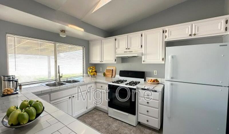12643 Gorham St - Photo 3 of 20