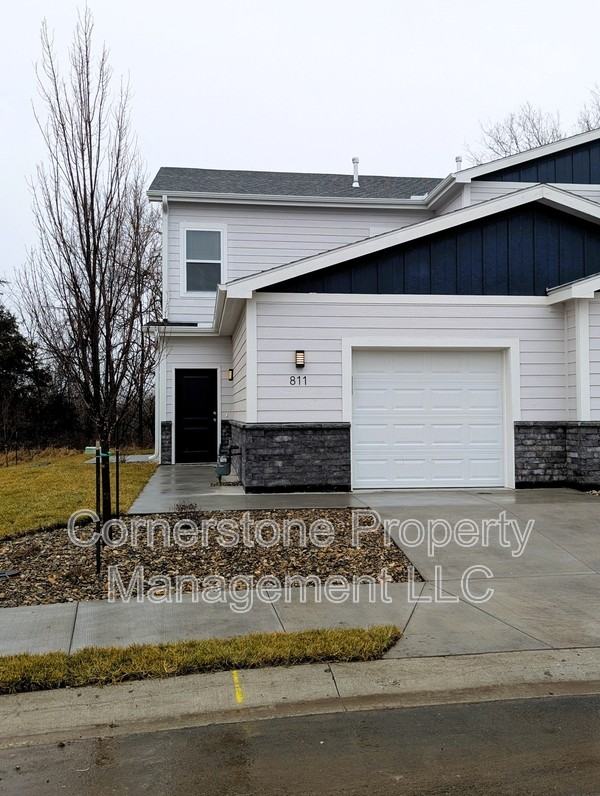 812 E 6th Ter - Photo 2 of 11