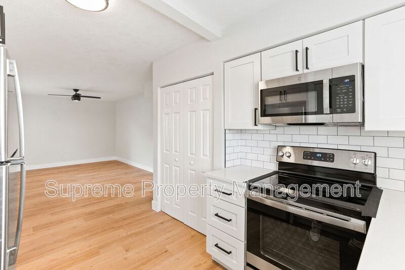 300 S Nimbus Ave - Photo 3 of 12