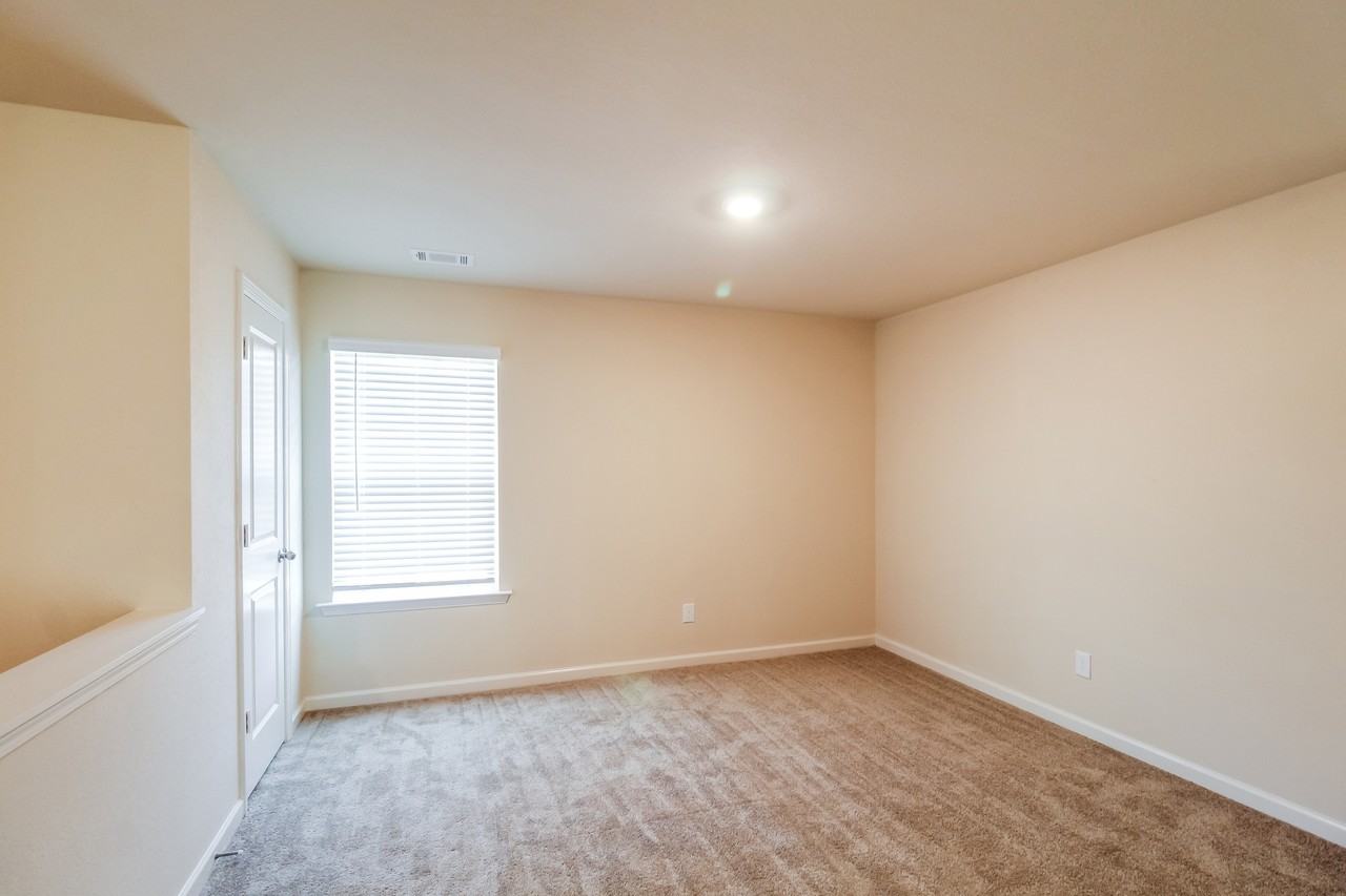 728 Fitzroy Drive - Photo 7 of 20