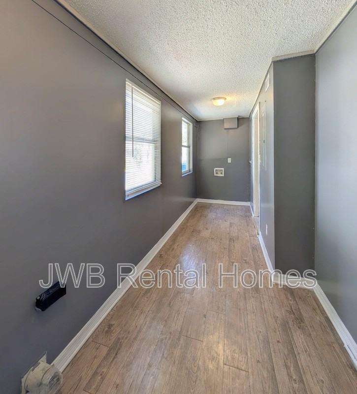 8920 2nd Ave - Photo 6 of 18