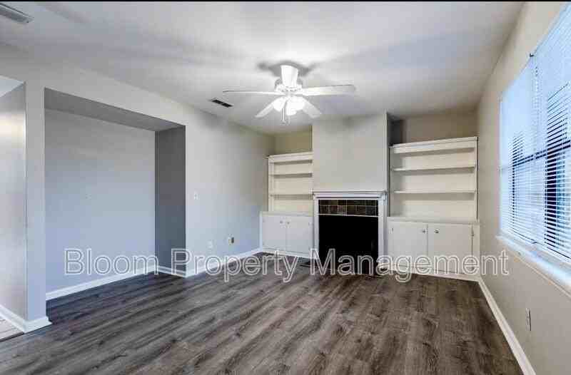 579 Travelers Blvd - Photo 2 of 20