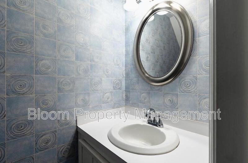 579 Travelers Blvd - Photo 5 of 20