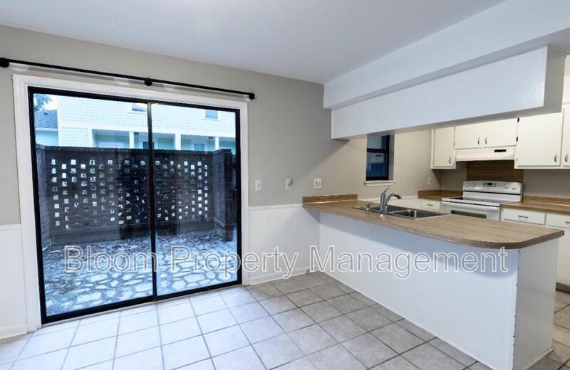 579 Travelers Blvd - Photo 6 of 20