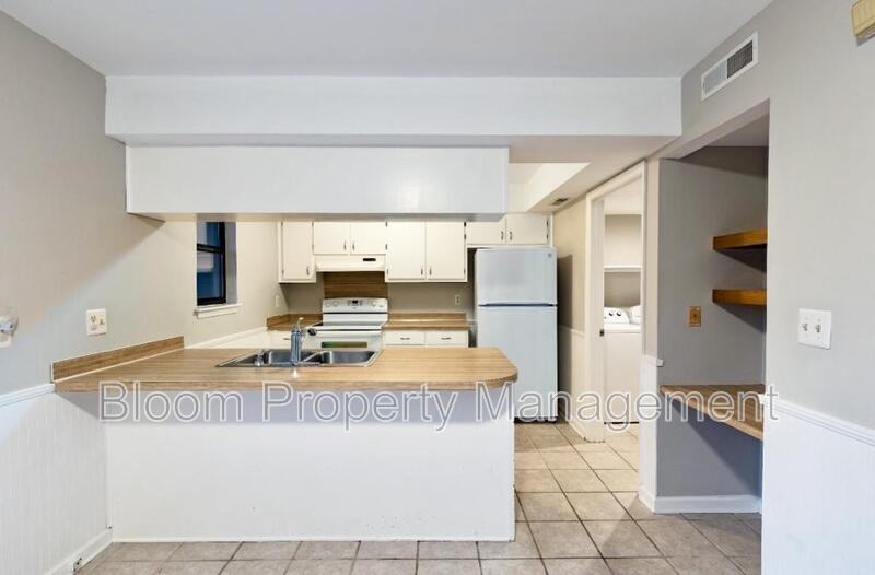 579 Travelers Blvd - Photo 7 of 20