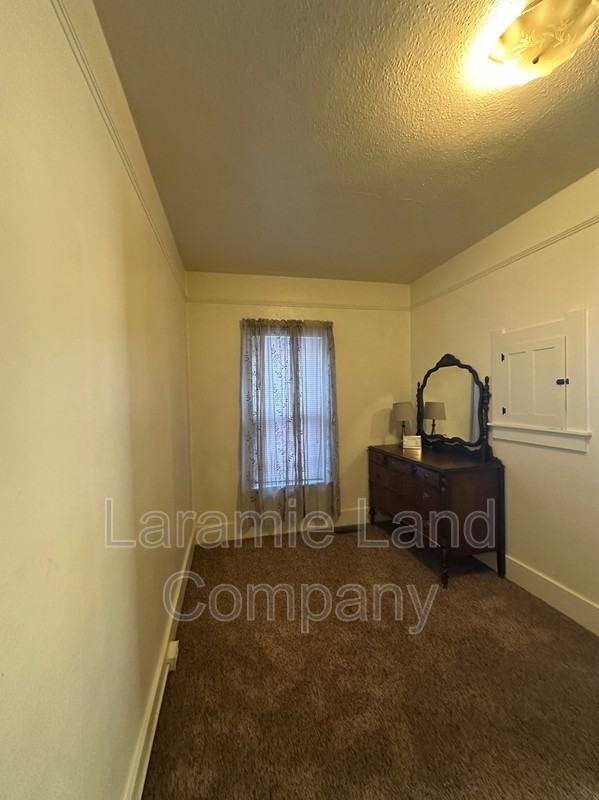 154 1/2 N Hodgeman St - Photo 5 of 9