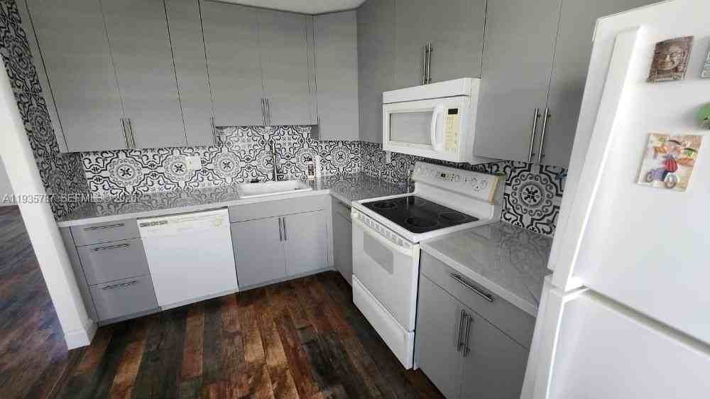 700 Ne 14th Ave #401 - Photo 3 of 15