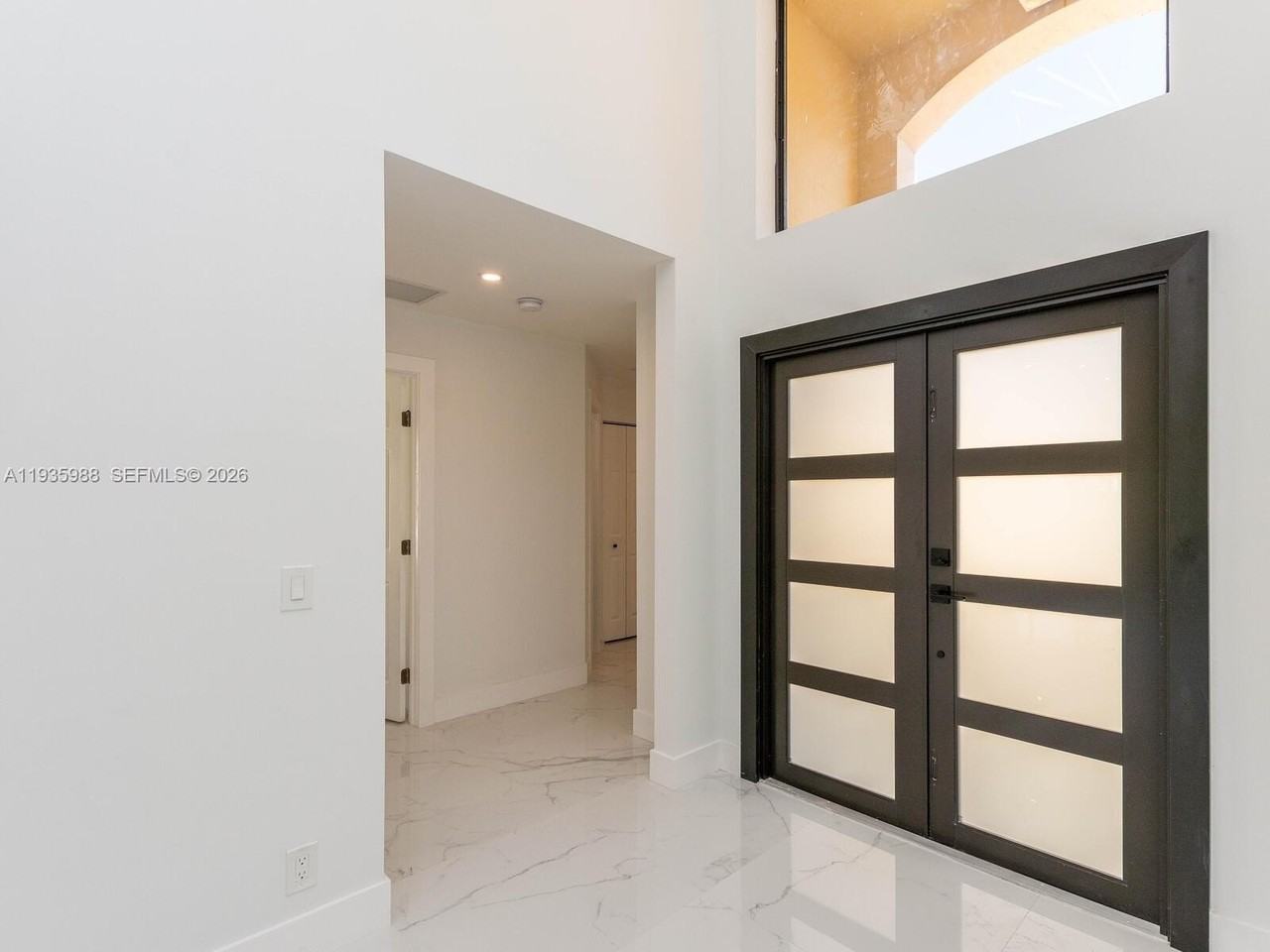 381 Cameron Dr - Photo 5 of 50