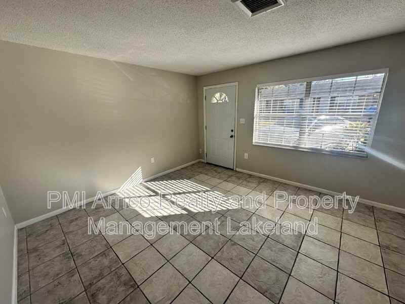 845 Castle Way - Photo 3 of 11