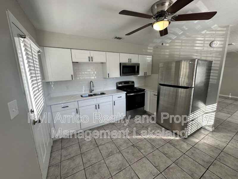 845 Castle Way - Photo 5 of 11