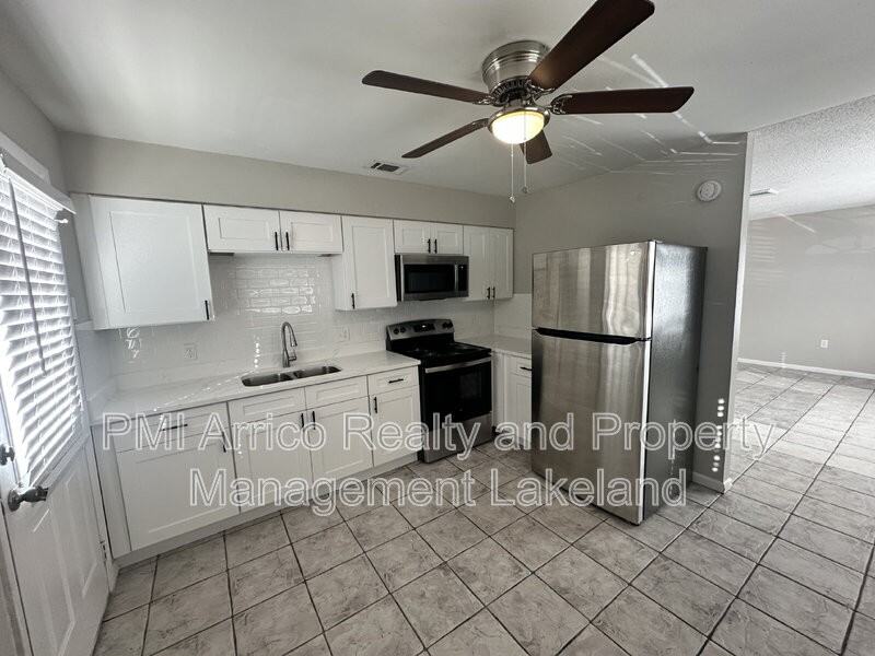 845 Castle Way - Photo 7 of 11