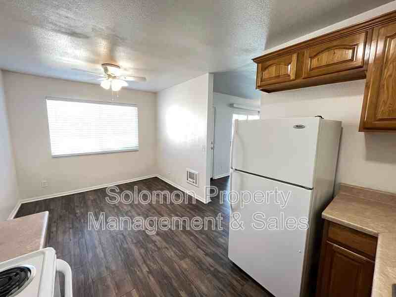 971 Postal Way #M - Photo 5 of 11