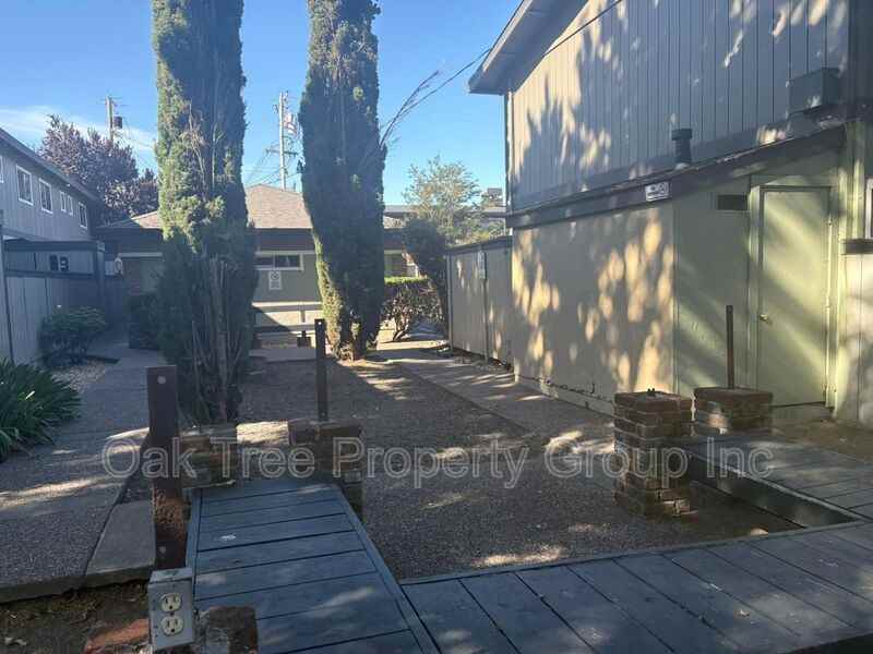 623 F St #8 - Photo 3 of 14