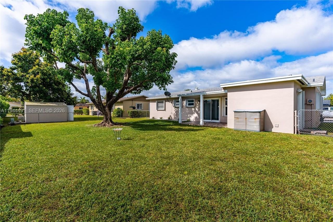 5215 Sw 128th Ave #0 - Photo 6 of 38