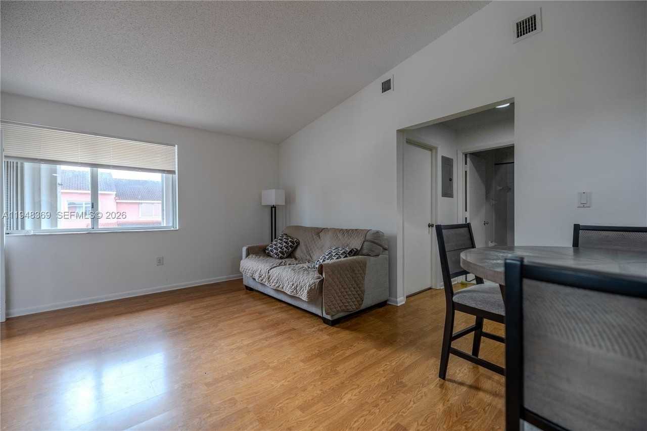 8013 Lake Dr #203 - Photo 4 of 23