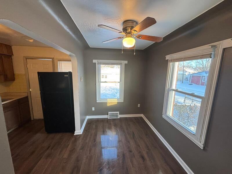 9200 Evergreen Ave - Photo 4 of 18