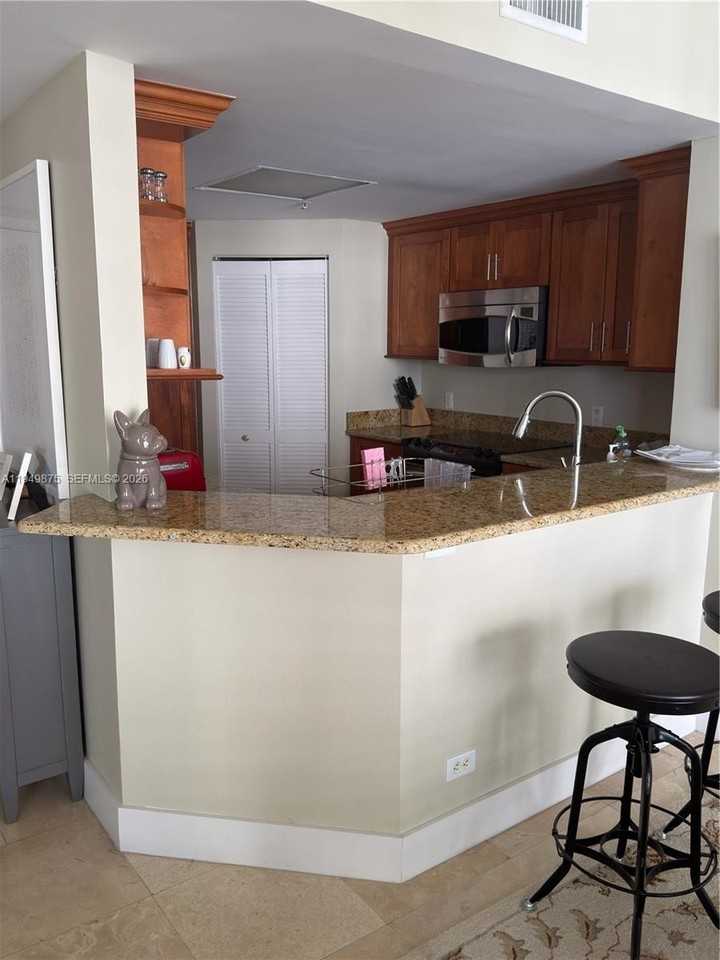 701 Brickell Key Blvd #PH08 - Photo 6 of 7