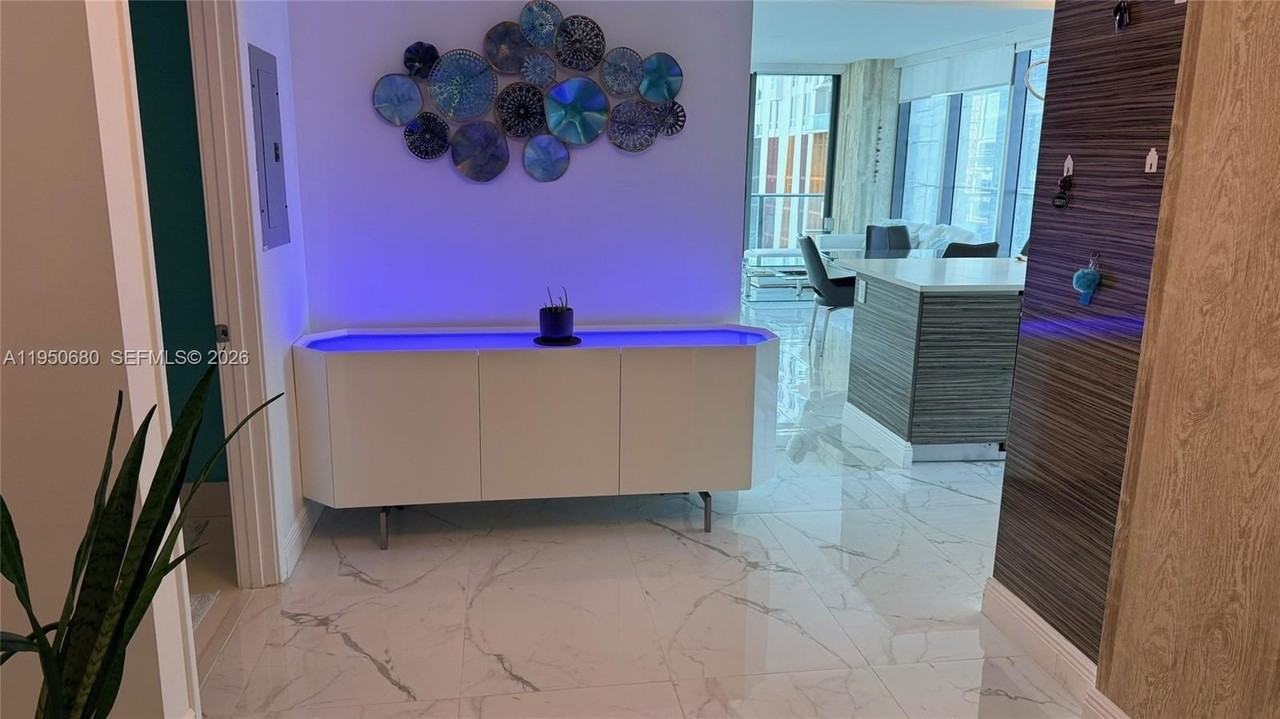 460 Ne 28th St #608 - Photo 2 of 15